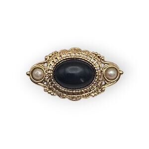 Black Oval Cabochon & Pearl Brooch – 1928 Brand – Vintage Victorian Filigree Pin